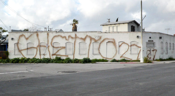 Cholo Writing: Latino Gang Graffiti in Los Angeles review ...